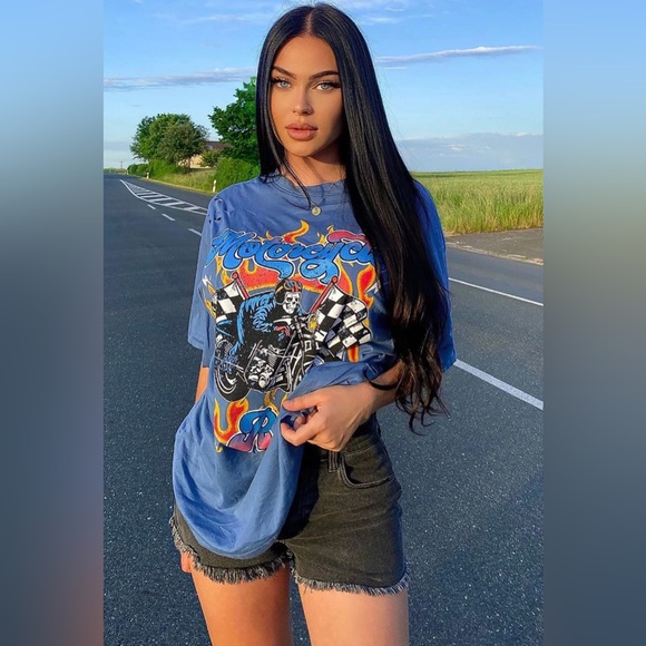 Graphic t-shirt - Picture 1 of 4